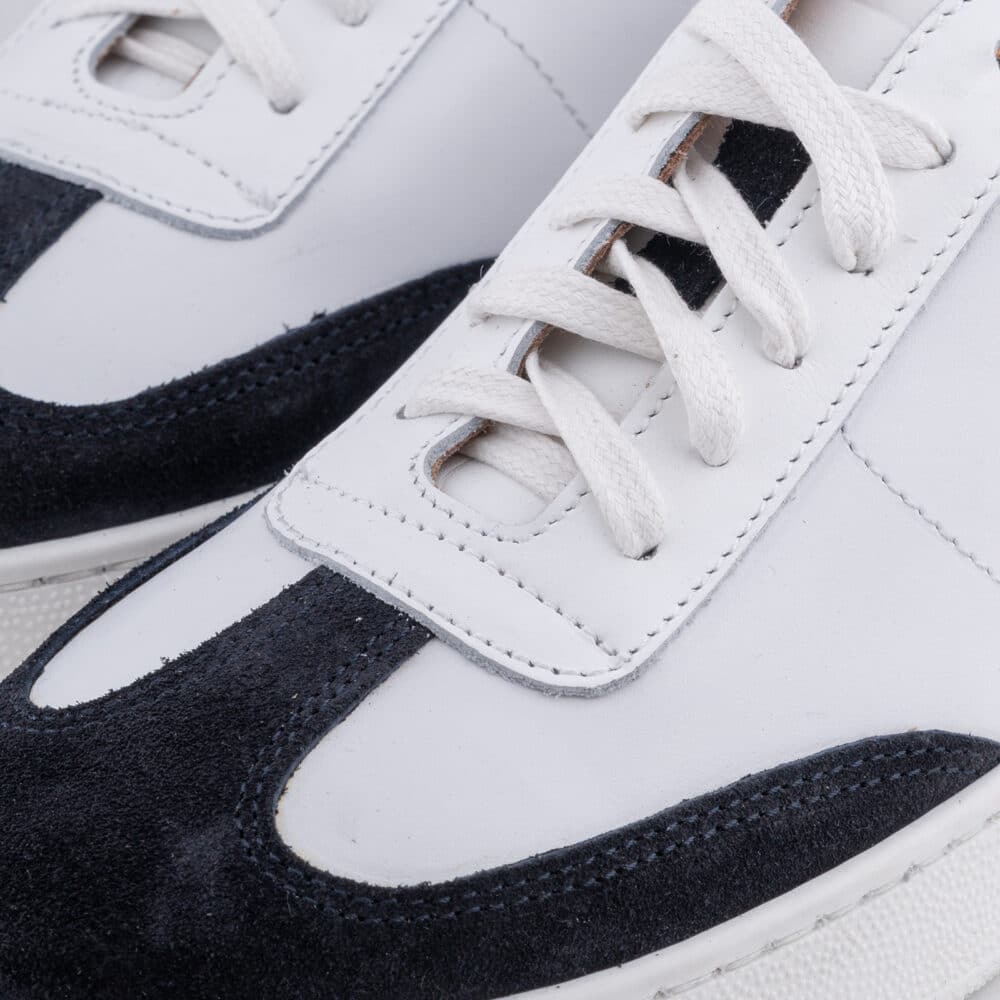 Casual Low-top Λευκό Sneakers με Μαύρο Suede Λεπτομέρειες 8
