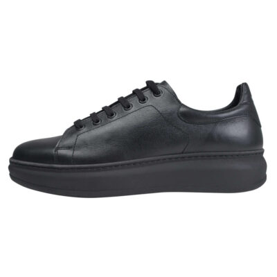Low-Top Leather Sneakers Black